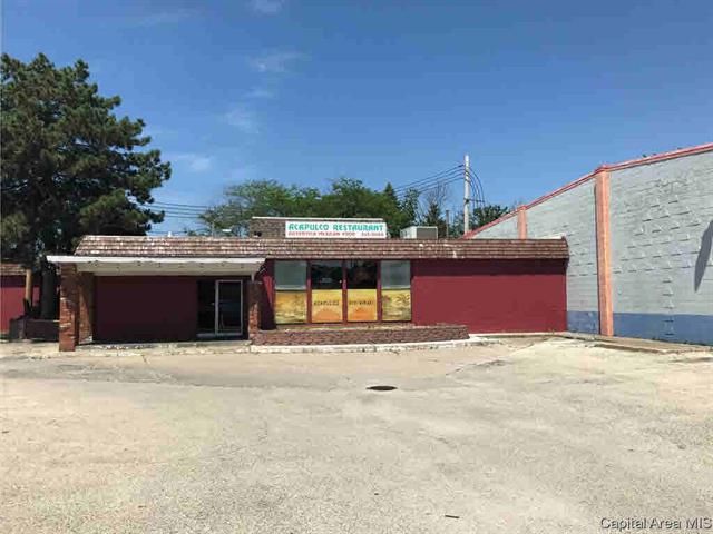 1576 N Henderson St, Galesburg, IL 61401